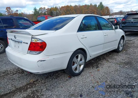 2005 Toyota Camry Xle V6 z USA, uszkodzony, nr VIN 4T1BF32KX5U616064